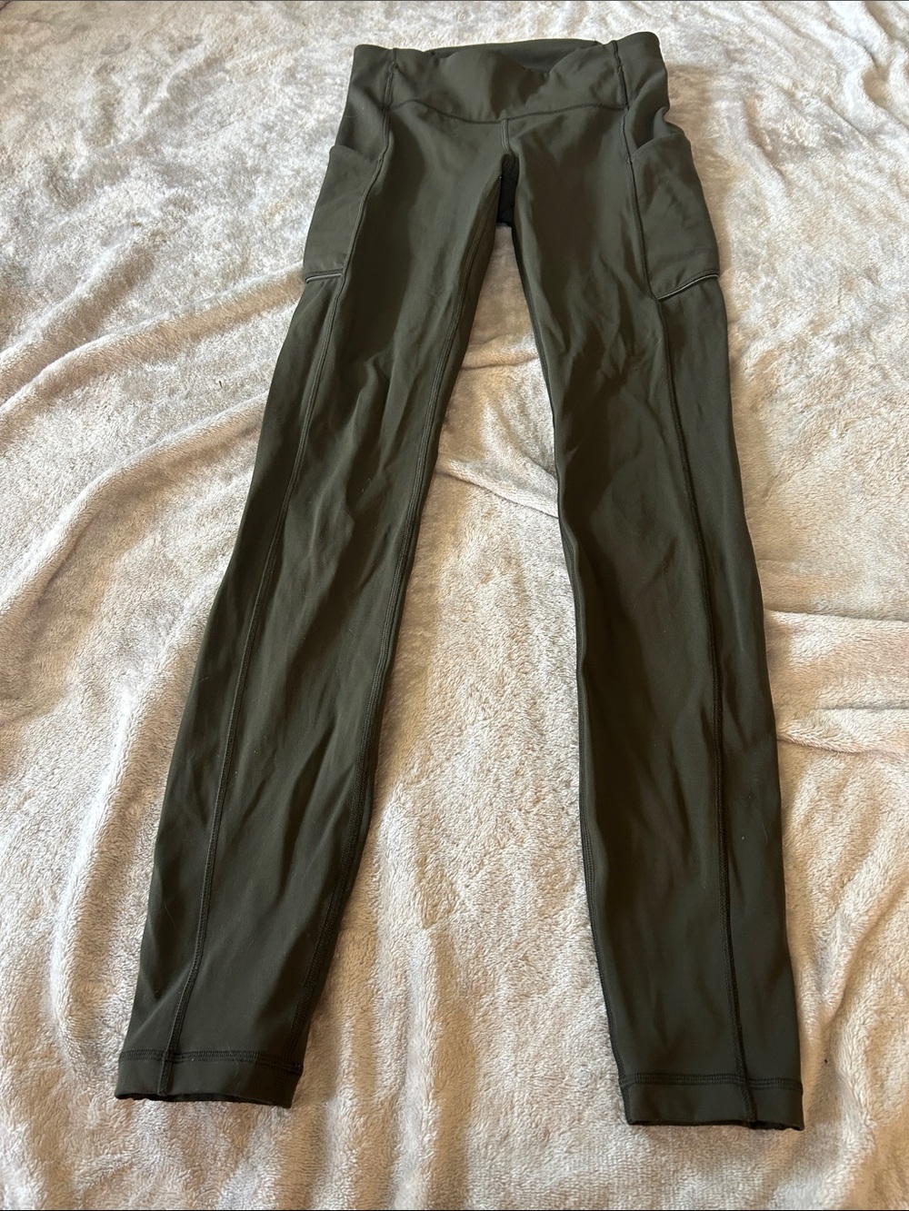 Lululemon speed up tight in dark olive